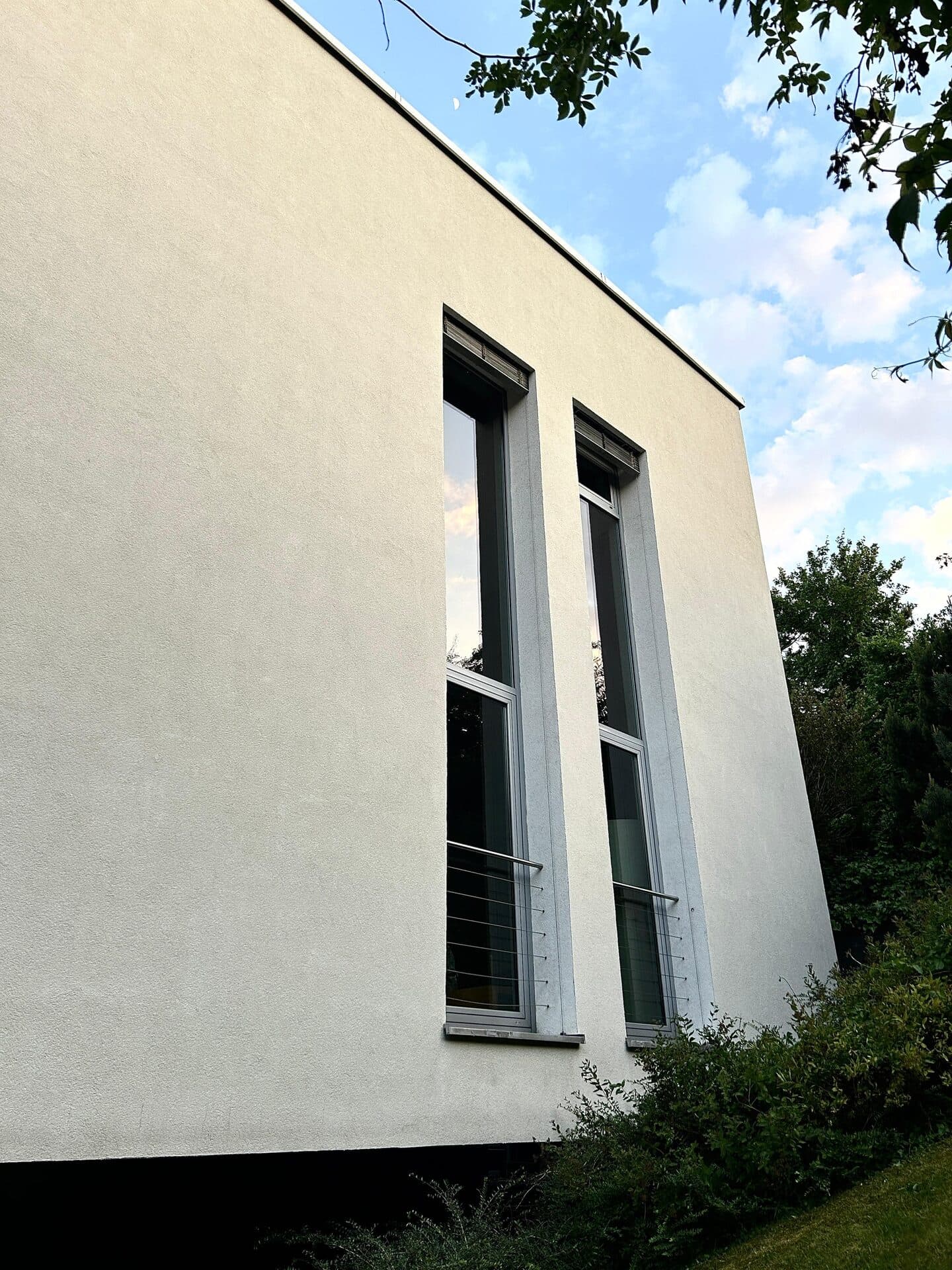 Moderná vila s vyčistenou fasádou
