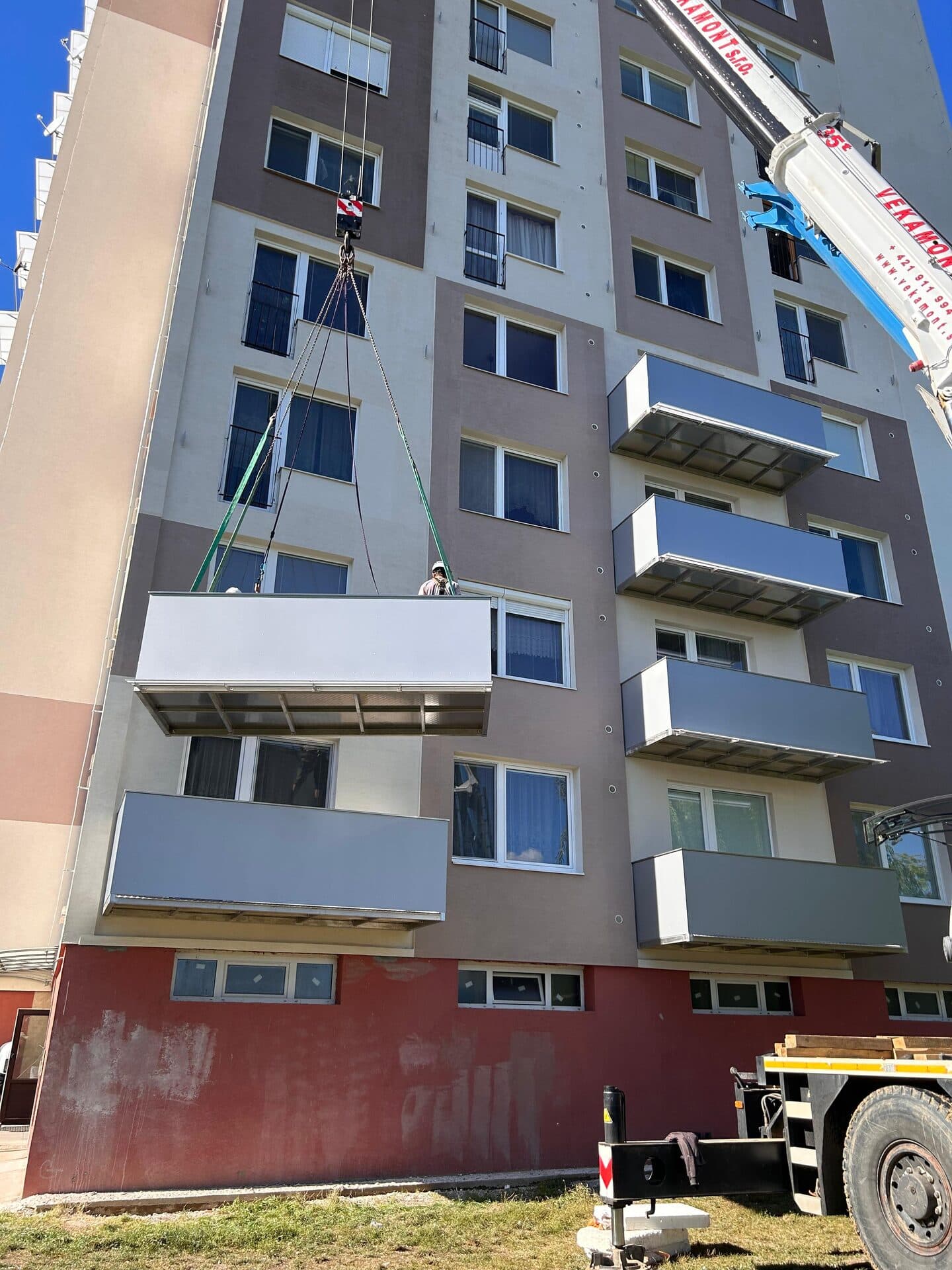 Montáž balkónov a zábradlí