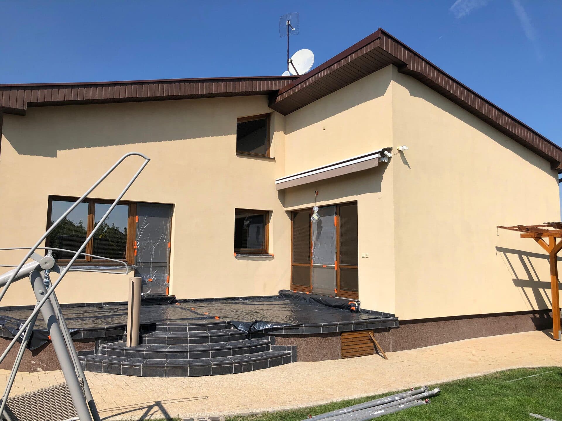 Nátery fasád — CAPAROL Clean Concept