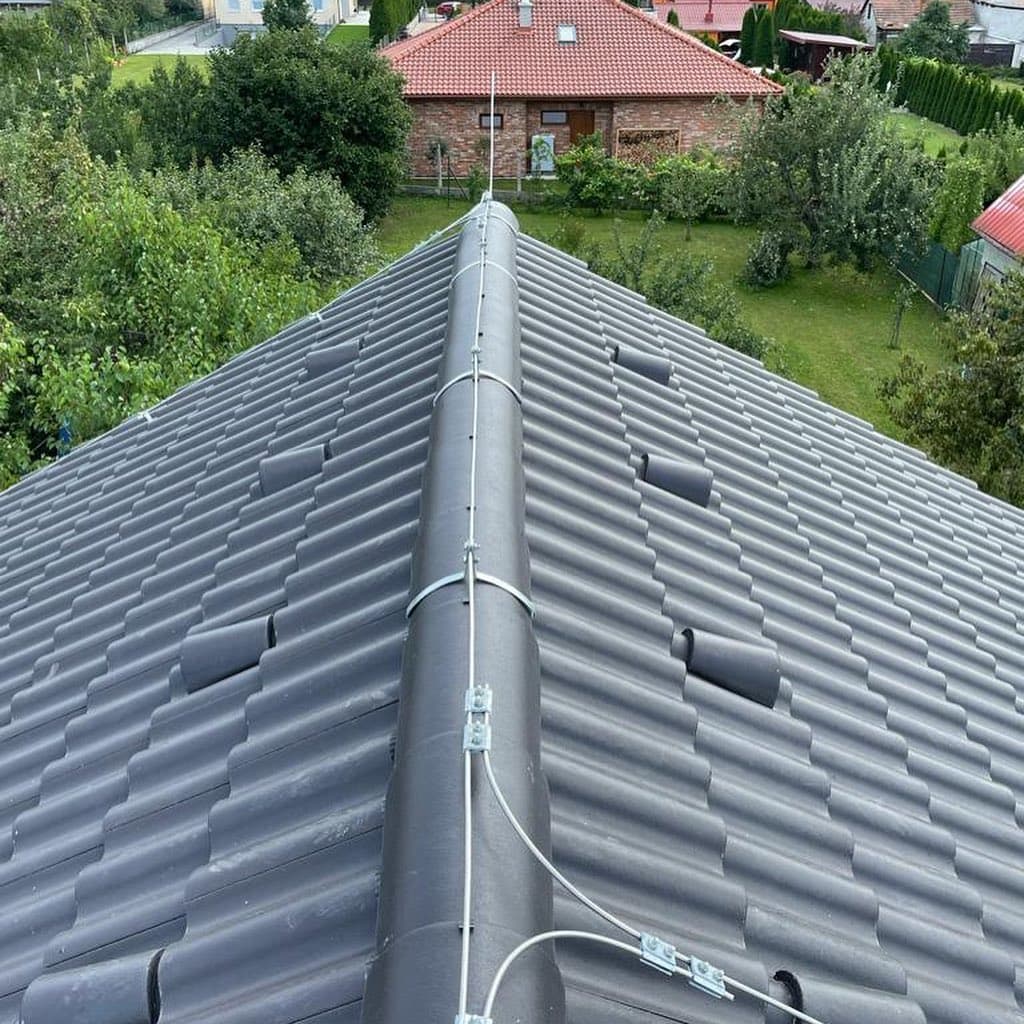 Bleskozvod na strešnom hrebeni
