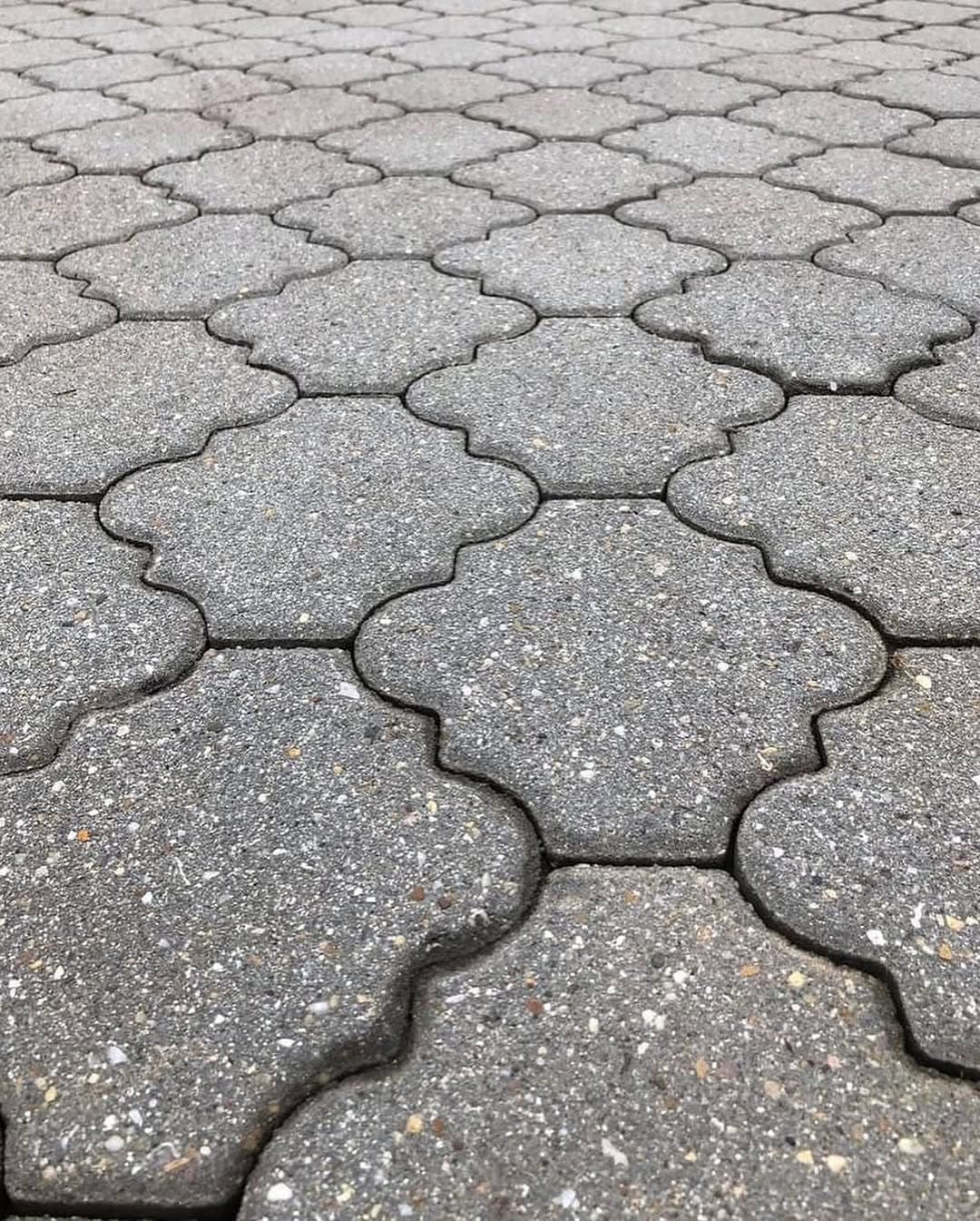 Čistenie dlažby a exteriérov — projekt 3